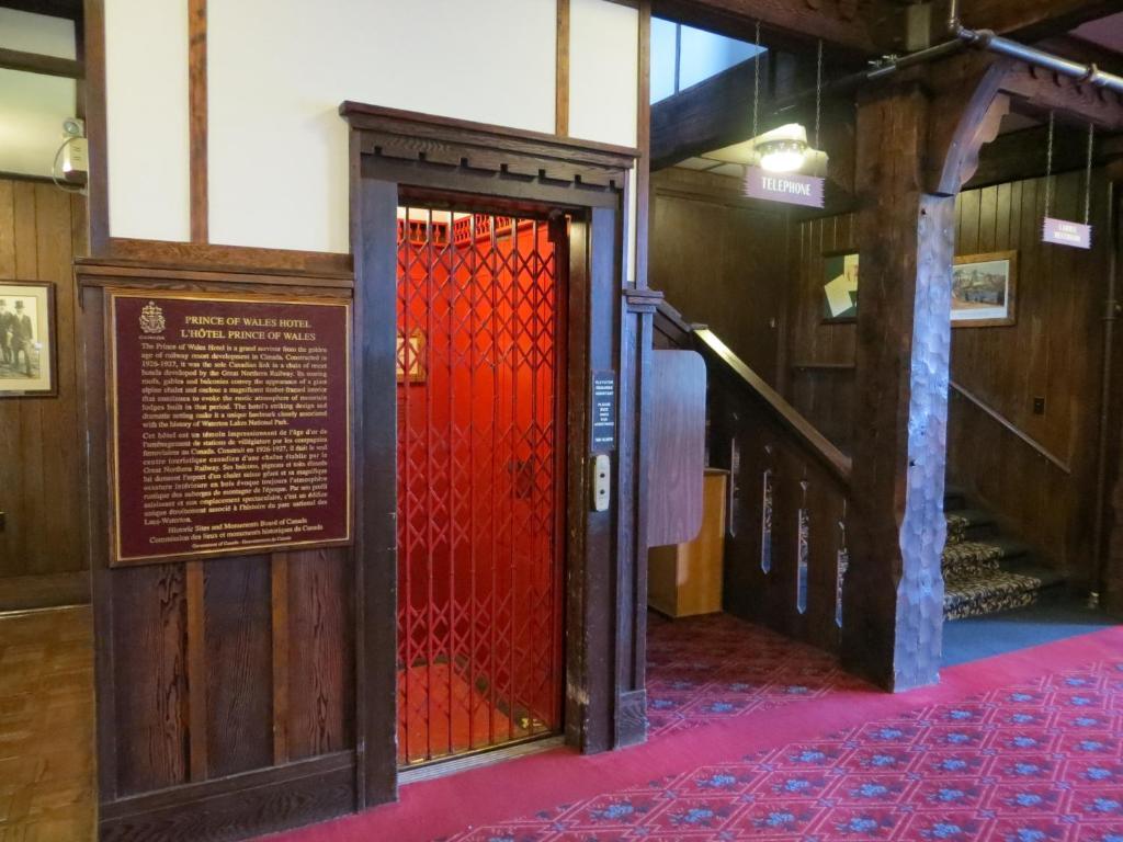 Prince Of Wales Hotel Waterton Park Bagian luar foto