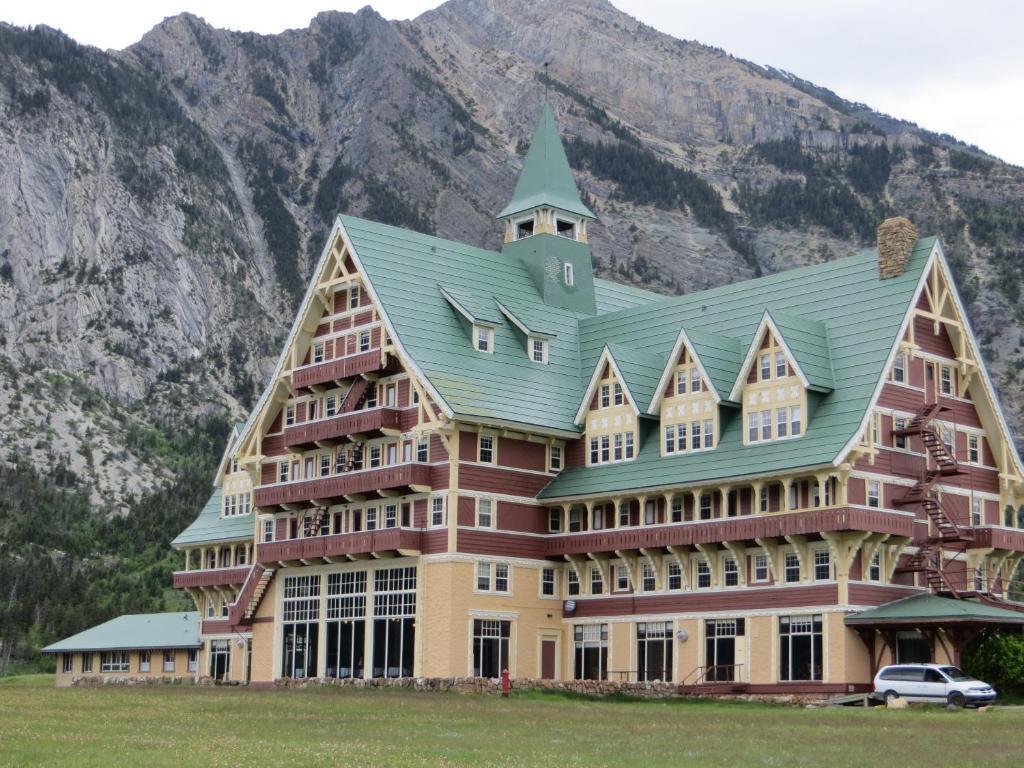 Prince Of Wales Hotel Waterton Park Bagian luar foto