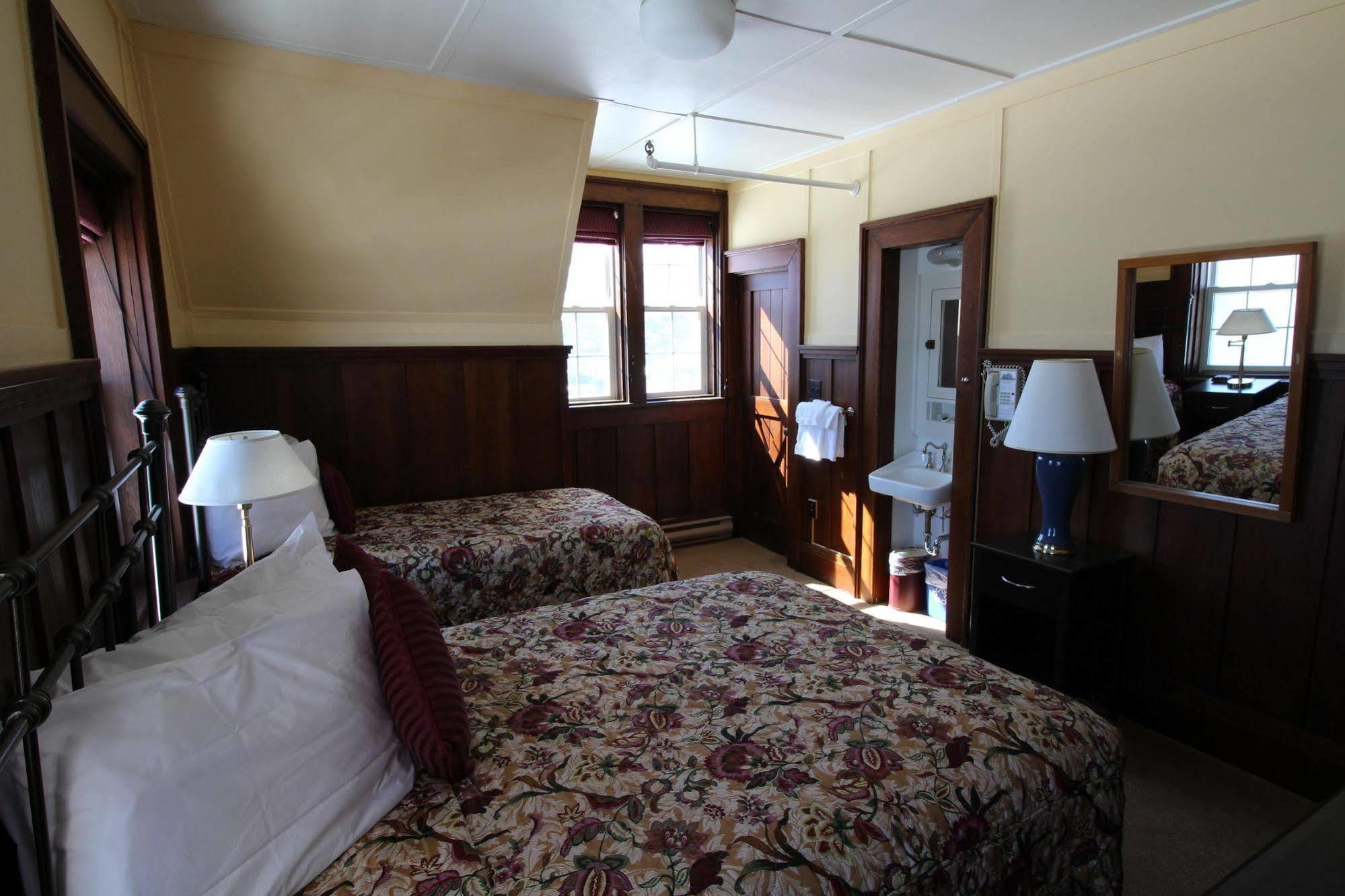 Prince Of Wales Hotel Waterton Park Bagian luar foto