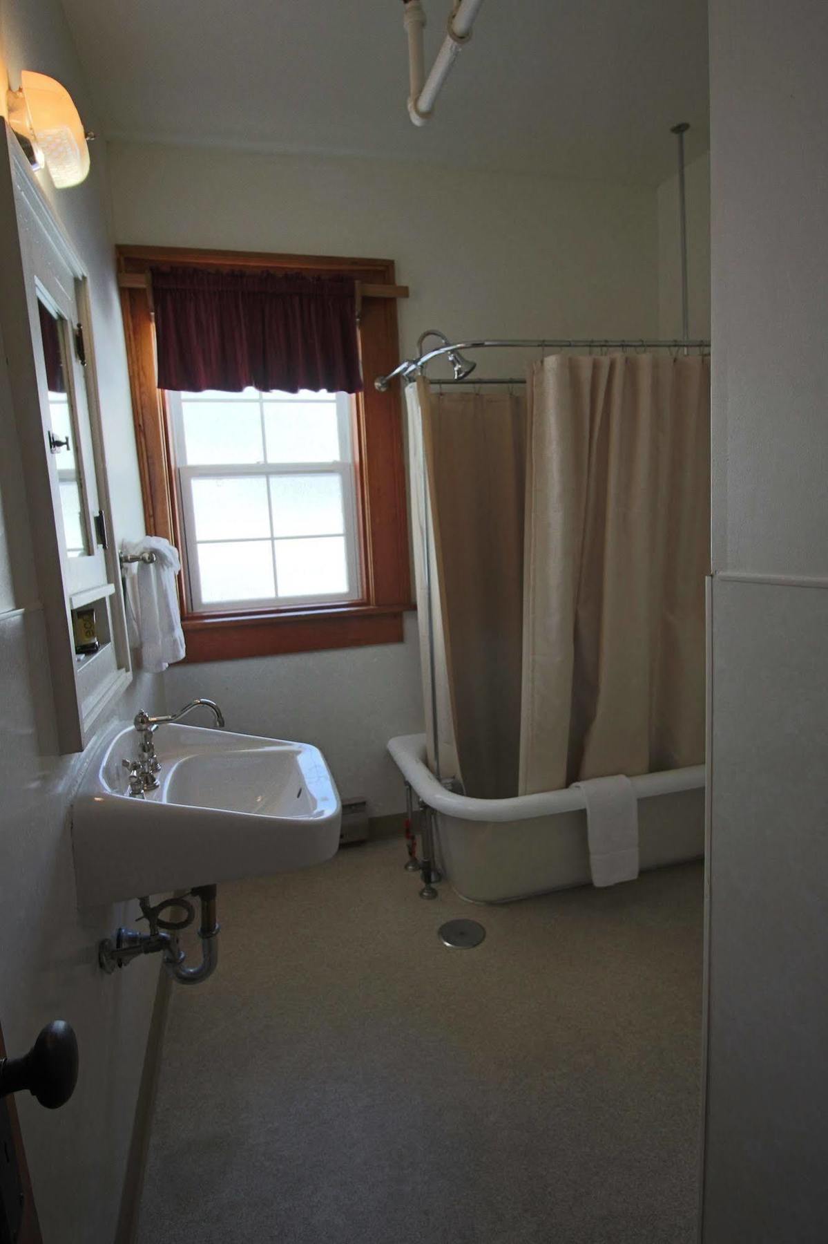 Prince Of Wales Hotel Waterton Park Bagian luar foto
