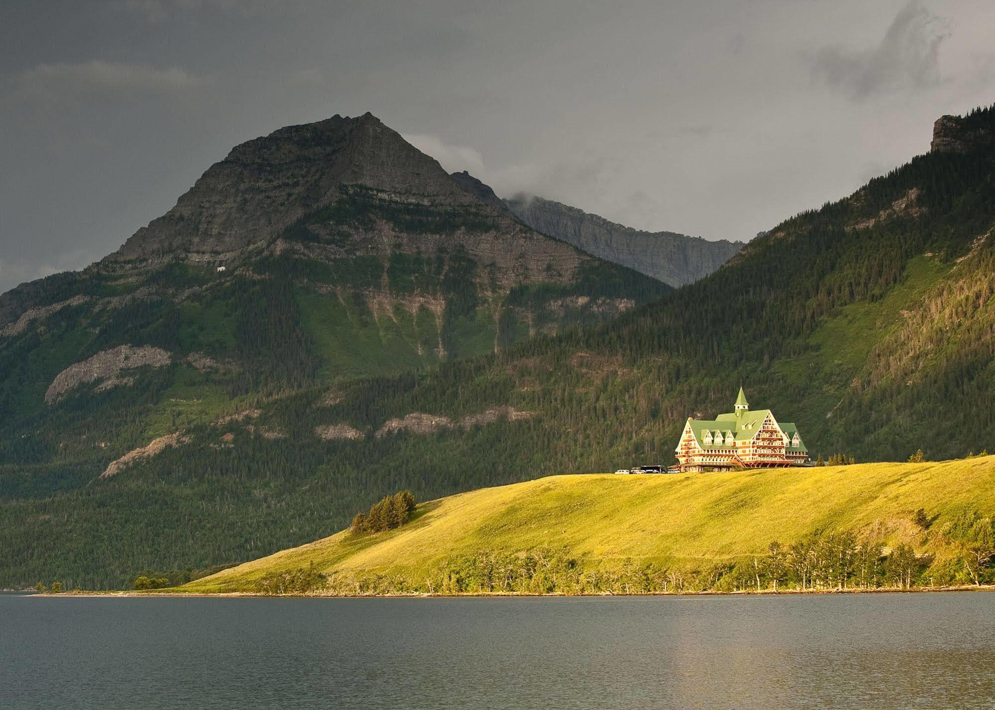 Prince Of Wales Hotel Waterton Park Bagian luar foto